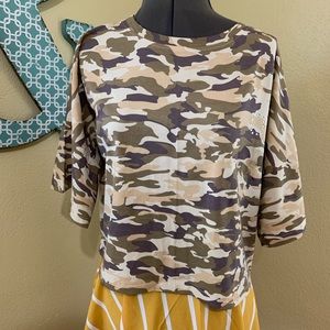 NWT/thread&onion Camo Print Crop Tee/M